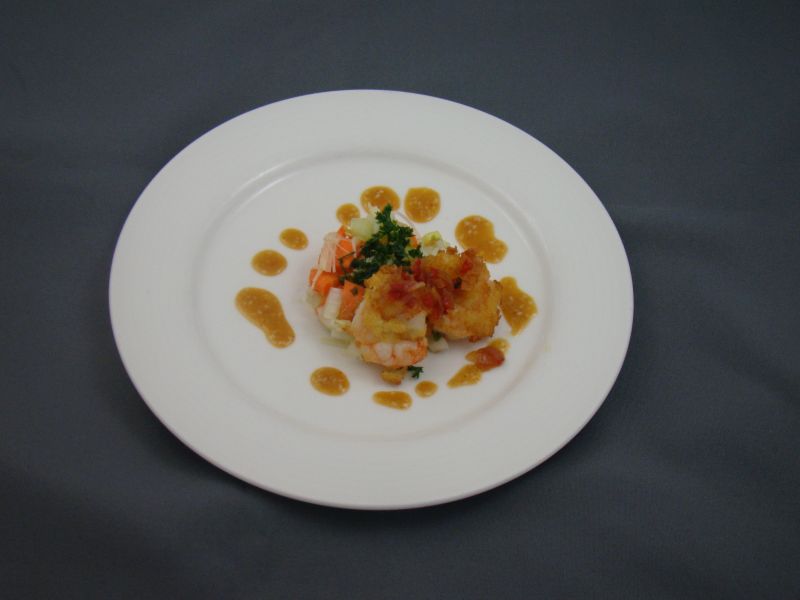 Krokante gamba's met Aziatische groentesalade en sesam vinaigrette