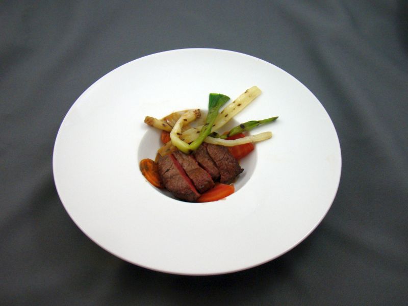 Biefstuk met bosui en mosterdsaus