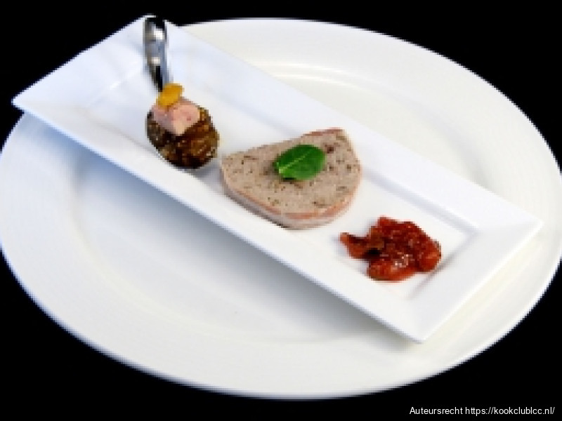 Boerenpaté met vijgen- en uienconfiture en ganzenlever