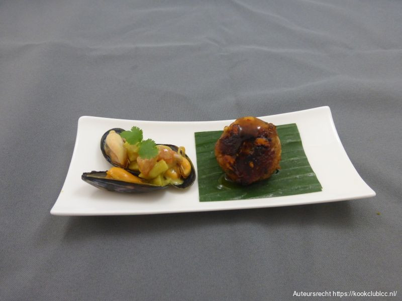 Curry mosseltjes en Thais kip-pindaballetje