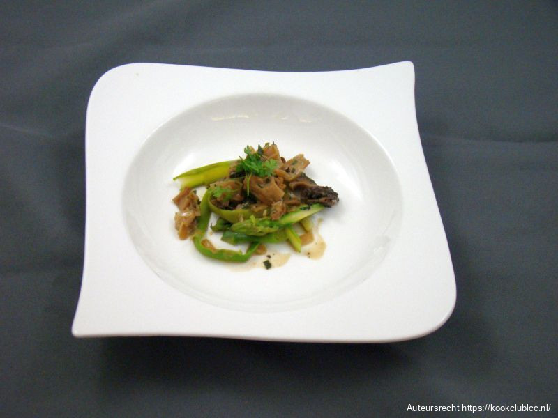 Asperges tagliatelle met morieljeroom