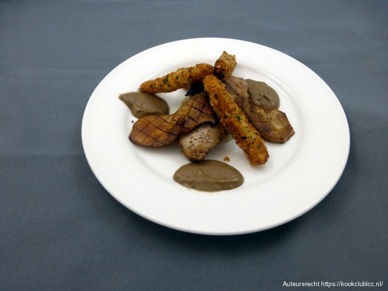 Parelhoenfilet met koningsboleet, aardpeercrème, fritots van schorseneer en eekhoorntjesbroodsaus