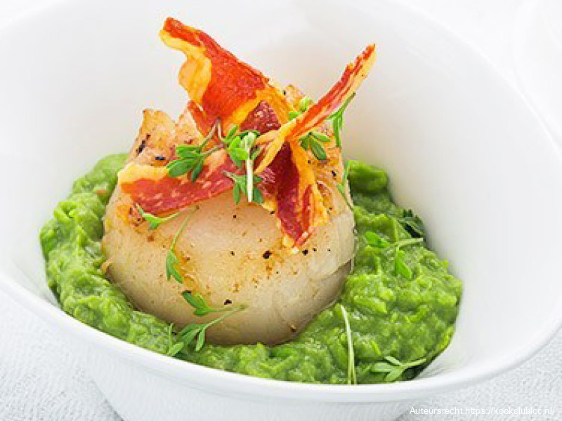 Coquilles met avocado doperwtenpuree