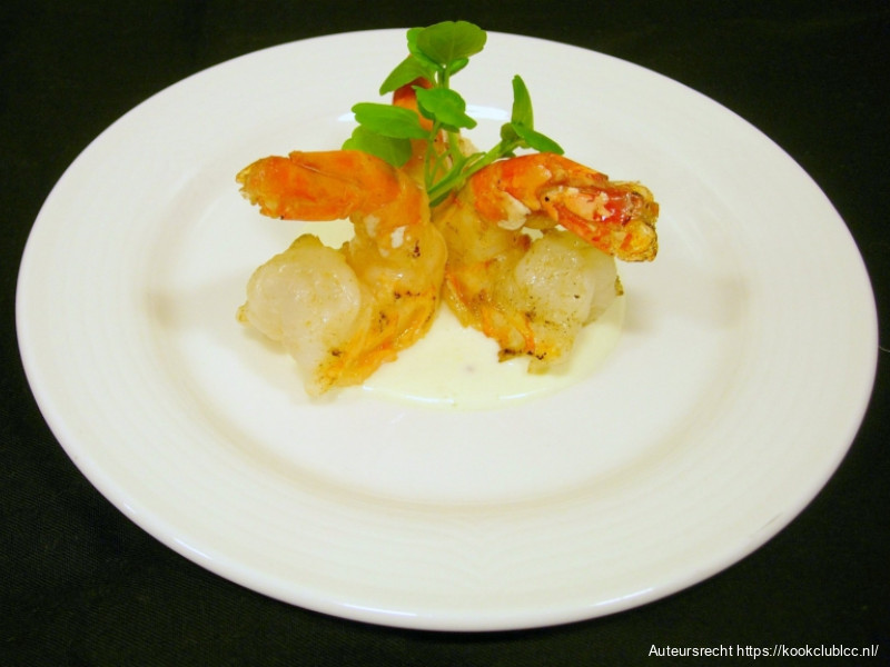 Gamba's met een luchtige pernod-saus
