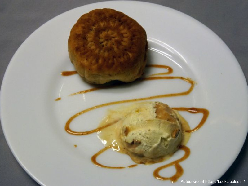Hotteok met walnotenijs en karamel
