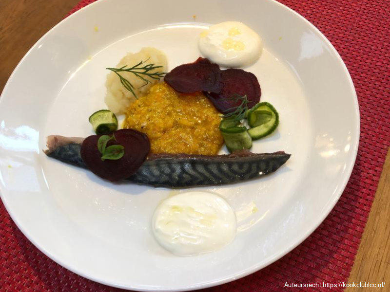 Zacht gegaarde Makreel met Piccalilly, Knolselderij en Yoghurt